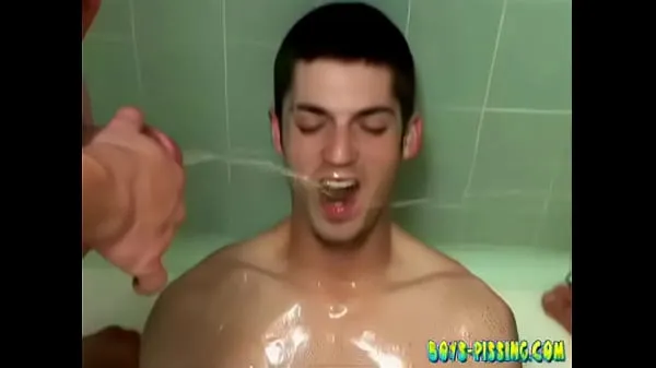 Meilleures Boisson gay pisse meilleures vidéos