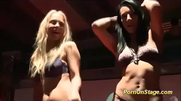 I migliori lesbian porn on public stagevideo migliori