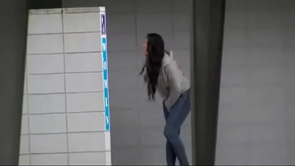 Meilleures Haydee Peed In Her Jeans At The Rest Area meilleures vidéos