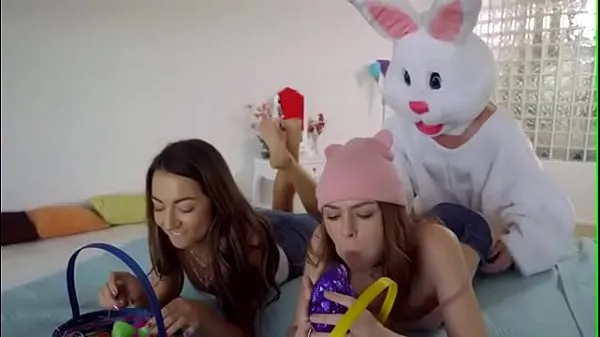 सर्वोत्तम Easter bunny lays eggs inside her सर्वोत्तम वीडियो