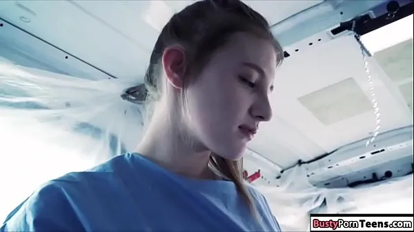 Beste Sexy Krankenschwester in einem Krankenwagen geficktbeste Videos