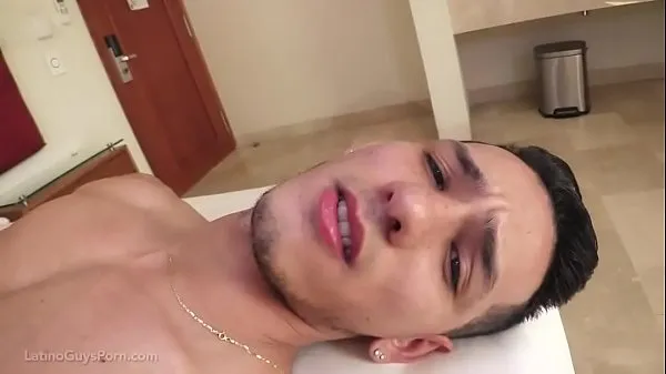 Legjobb Latino Papi Displays Gorgeous Body legjobb videók