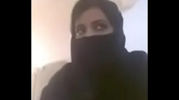 Τα καλύτερα Muslim hot milf expose her boobs in videocall καλύτερα βίντεο