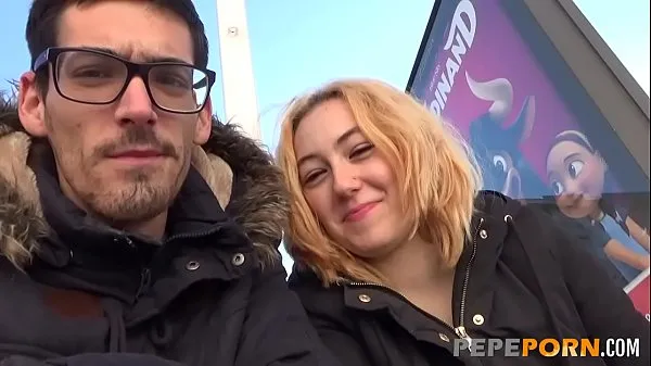 Legjobb Exhibitionist couple has a fucking-spree in the mall legjobb videók