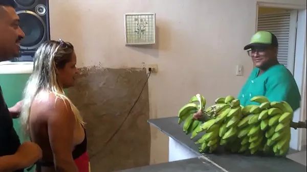 En iyi corno vai buscar banana e leva galhaen iyi Videolar