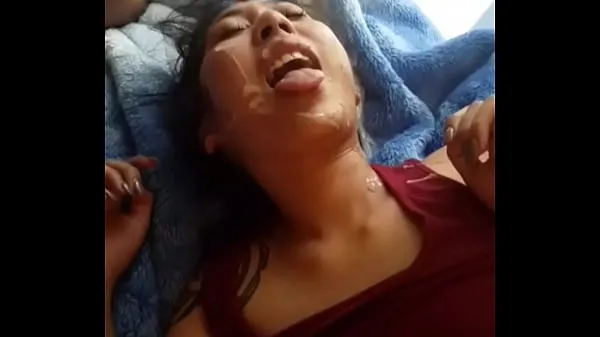 Meilleures Grosse bite pulvérise une charge sur le visage d'une fille asiatique meilleures vidéos