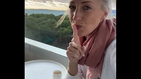 最好的 I fingered myself to orgasm on a public hotel balcony in Mallorca 最佳影片