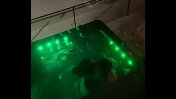 最好的 Amateur hotwife fucks in hot tub 最佳影片