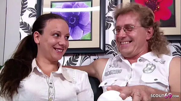 Meilleures Un vieux couple allemand persuadé de faire un plan à trois lors du casting porno meilleures vidéos