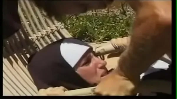 Beste The Nun Story beste videoer