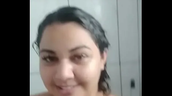 最好的 Mary bitch wife in the bath showing her tits to all of you 最佳影片