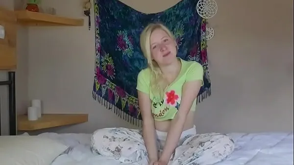 Beste Tasty German Blonde has Fun at Her Home beste videoer