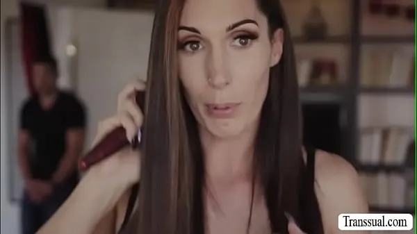 Bästa Stepson bangs the ass of her trans stepmom bästa videoklippen