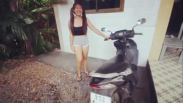 Najlepsze Black Thai Affair" 黑色的 泰国 事件 Super Thicc ass Asian girl next door w/ big tits & pigtails gets her Honda scooter fixed by black dude and gives up the pussy with ease (Part 1 najlepsze filmy