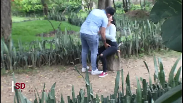 SPYING ON A COUPLE IN THE PUBLIC PARK Video hay nhất hay nhất