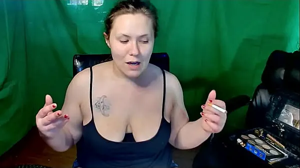 Meilleures La créatrice de contenu pour adultes Katie Starling vous montre comment elle se maquille, sa routine de soins de la peau et ses cheveux dans ce didacticiel vidéo meilleures vidéos