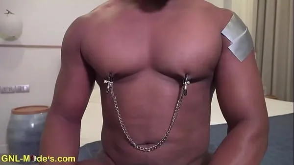 Τα καλύτερα This beefy new model loves his nipples clamped and played καλύτερα βίντεο