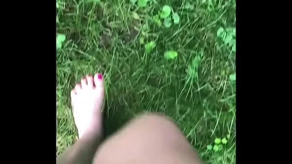 Bedste Just walking on the grass bedste videoer