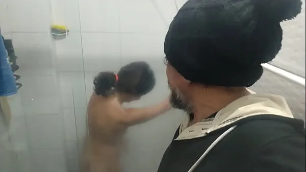 最好的 TAKING A BATH WITH THE OLD MAN IN BLUEZAO WANTING TO MAKE A BITCH WITH ME 最佳影片