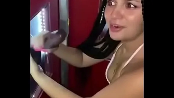 Beste Gostosa se acabando no pau do negão no glory hole beste video's