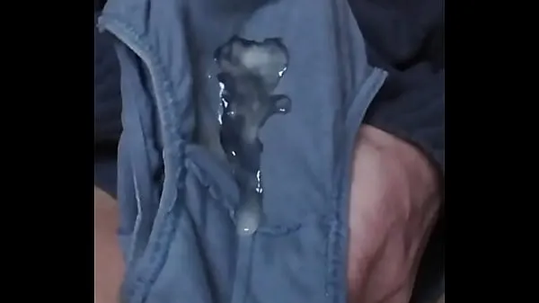 Meilleures je me branle en reniflant mon slip avec des traces de pneus, j'éjacule dedans meilleures vidéos