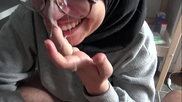 En iyi A Muslim girl is disturbed when she sees her teachers big French cocken iyi Videolar