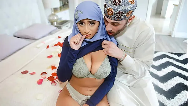 Parhaat Arab Husband Trying to Impregnate His Hijab Wife - HijabLust parhaat videot
