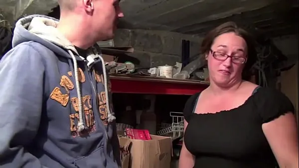 Beste HOLLYBOULE - Florence a bbw does a gang bang with amateurs in a cellar beste video's