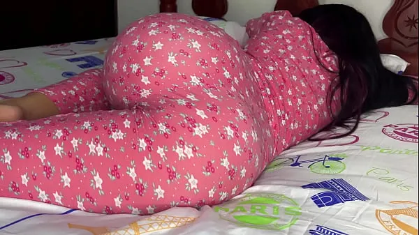 En iyi I can't stop watching my Stepdaughter's Ass in Pajamas - My Perverted Stepfather Wants to Fuck me in the Assen iyi Videolar