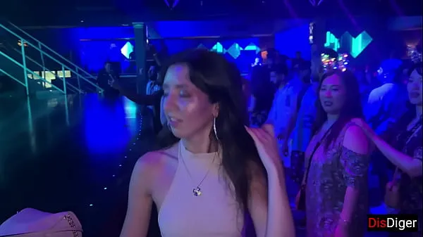 Horny girl agreed to sex in a nightclub in the toilet Video terbaik