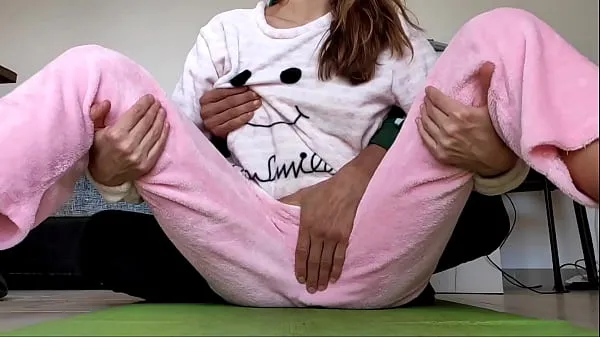 최고의 asian amateur real homemade teasing pussy and small tits fetish in pajamas 최고의 비디오